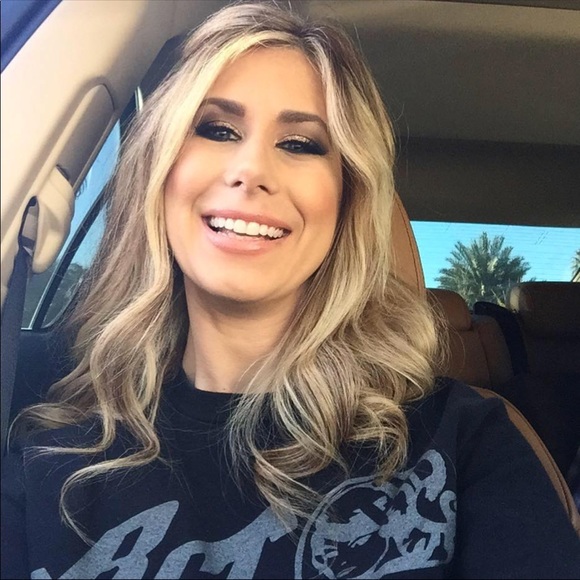 Meet your Posher, Elanna - Picture 3 of 3